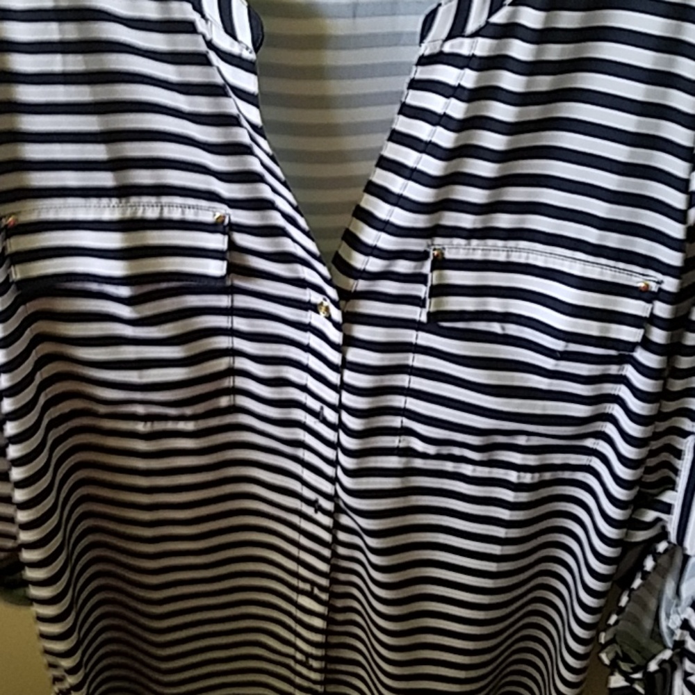 PREMISE TOP NWOT - Picture 4 of 5